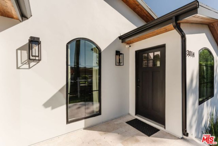 5 Bed Home for Sale in Los Angeles, California