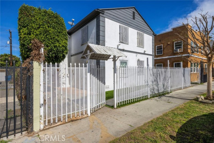 8 Bed Home for Sale in Compton, California