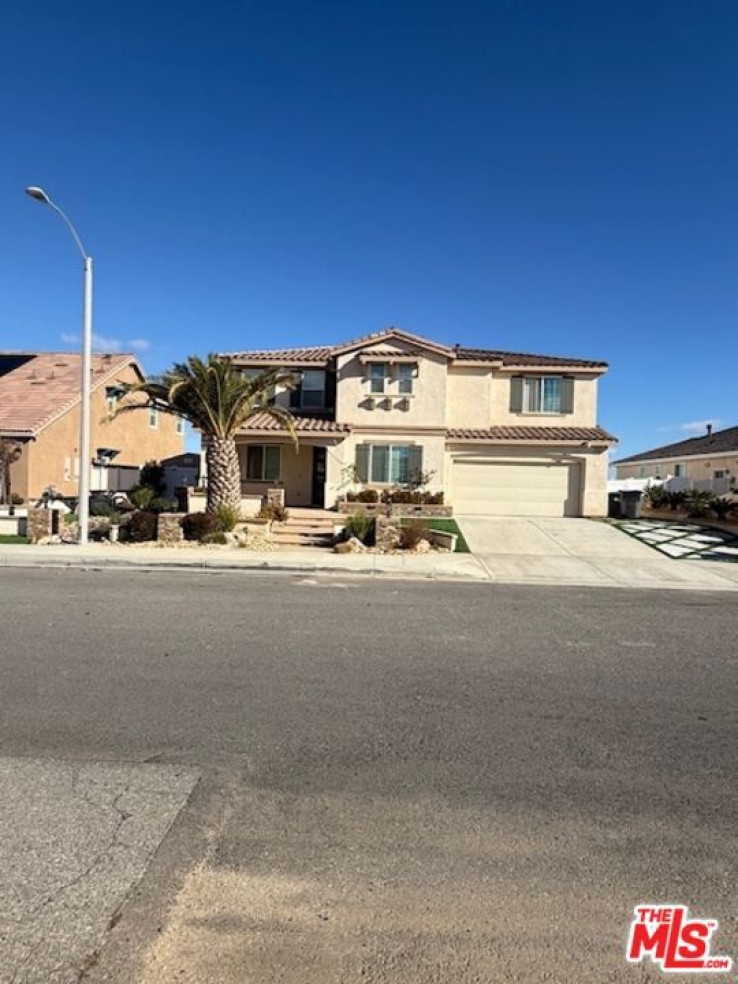5 Bed Home for Sale in Palmdale, California