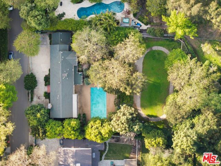 6 Bed Home for Sale in Los Angeles, California