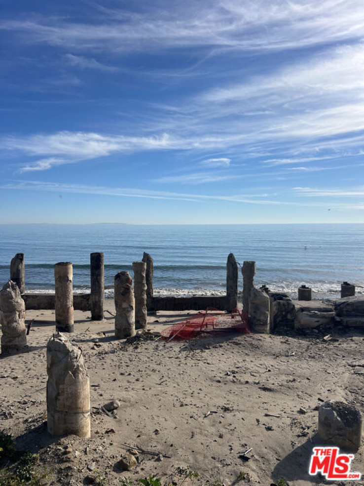 Land in Malibu Beach