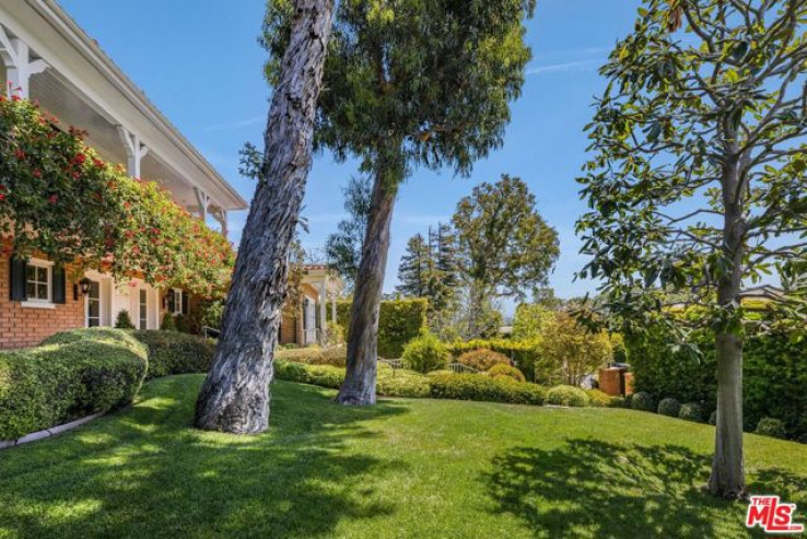 6 Bed Home for Sale in Pacific Palisades, California