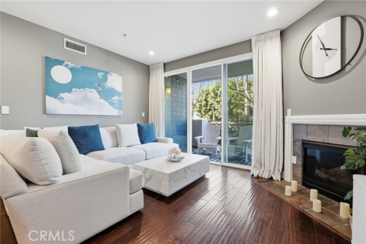 2 Bed Home for Sale in Los Angeles, California