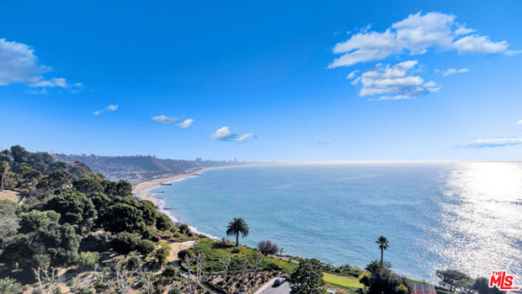 2 Bed Home for Sale in Pacific Palisades, California