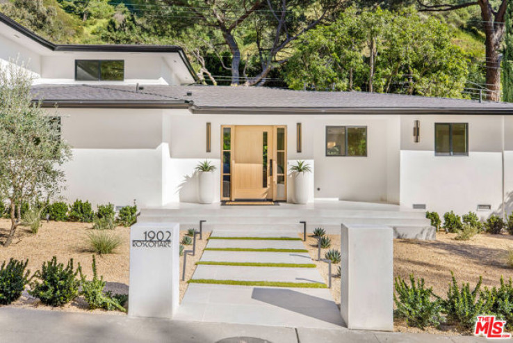Residential Home in Bel Air - Holmby Hills