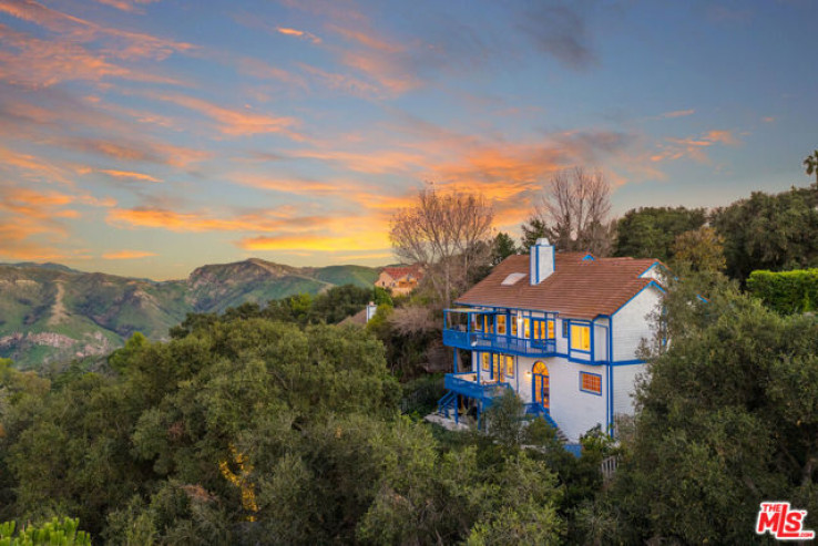 5 Bed Home for Sale in Topanga, California