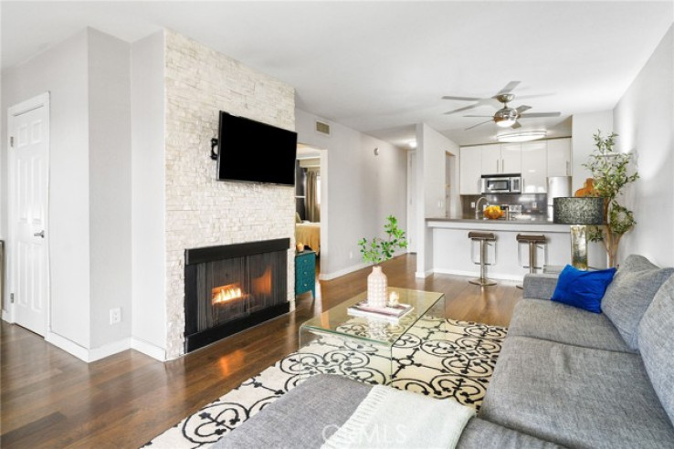 Residential Home in Beverly Center-Miracle Mile