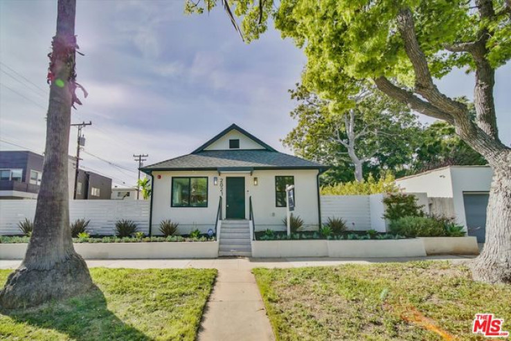 2 Bed Home for Sale in Santa Monica, California