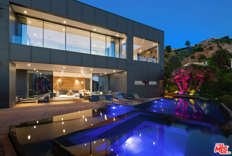 4 Bed Home for Sale in Beverly Hills, California