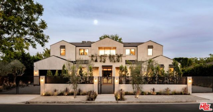 6 Bed Home for Sale in Encino, California