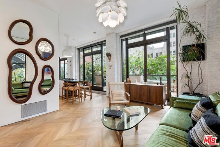 1 Bed Home for Sale in Los Angeles, California