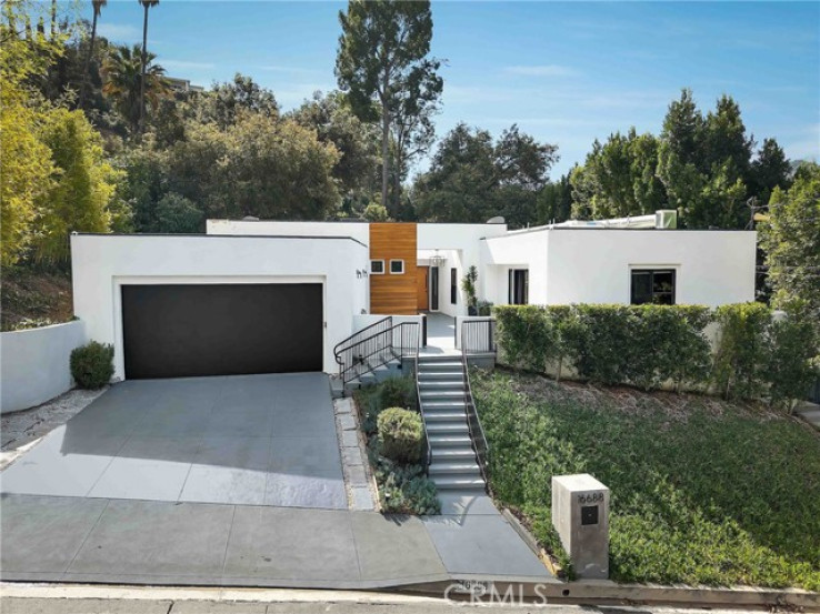 5 Bed Home for Sale in Encino, California