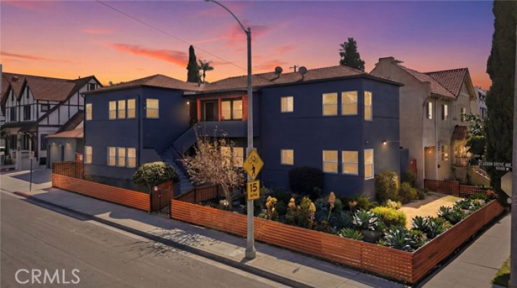 1 Bed Home for Sale in Los Angeles, California