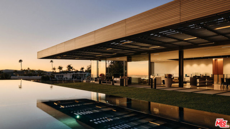 6 Bed Home for Sale in Los Angeles, California