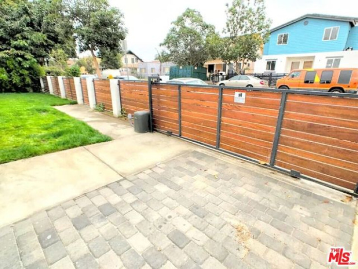  Income Home for Sale in Los Angeles, California