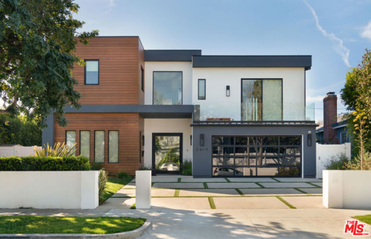 4 Bed Home for Sale in Los Angeles, California