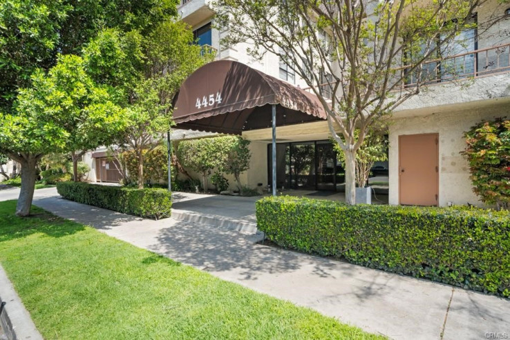 2 Bed Home for Sale in Sherman Oaks, California