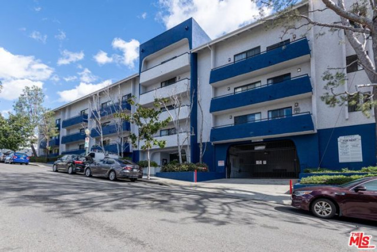 Residential Home in Westwood - Century City