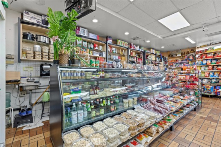  Commercial for Sale in Burbank, California