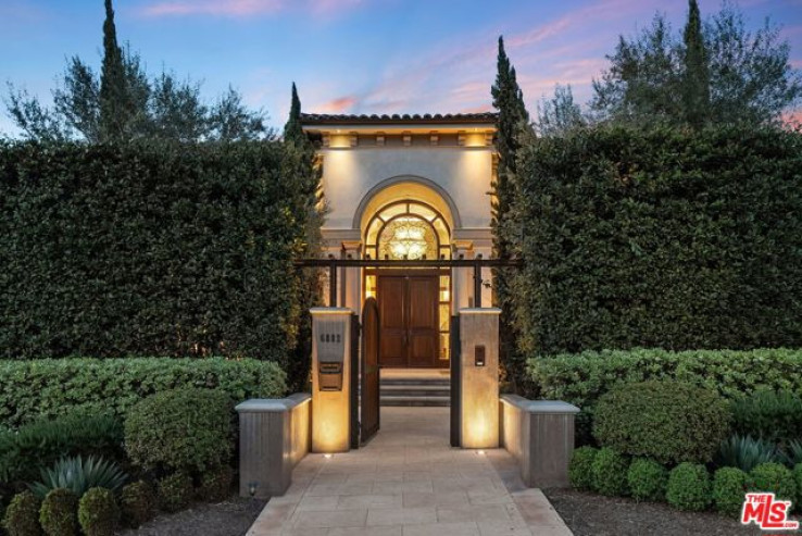 7 Bed Home for Sale in Los Angeles, California