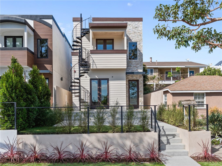 4 Bed Home for Sale in El Segundo, California