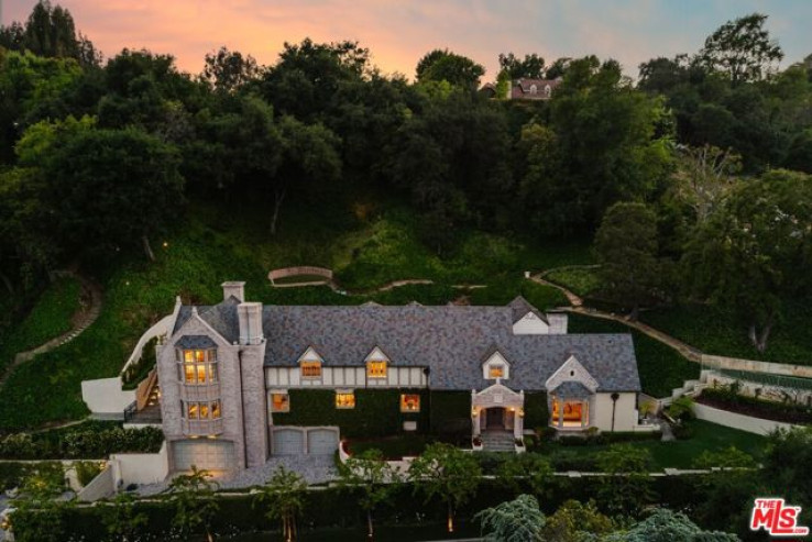 Residential Home in Bel Air - Holmby Hills