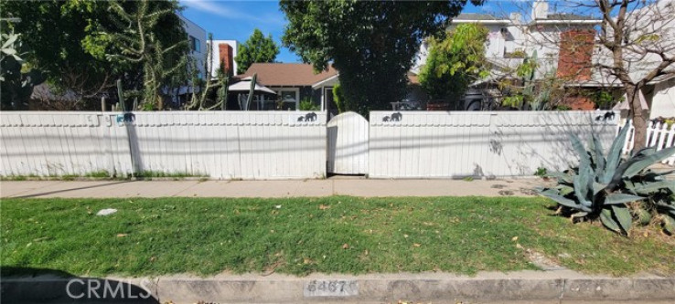 4 Bed Home for Sale in Van Nuys, California