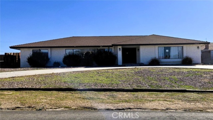 6 Bed Home for Sale in Apple Valley, California