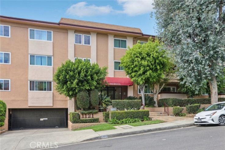 Residential Home in West Hollywood Vicinity