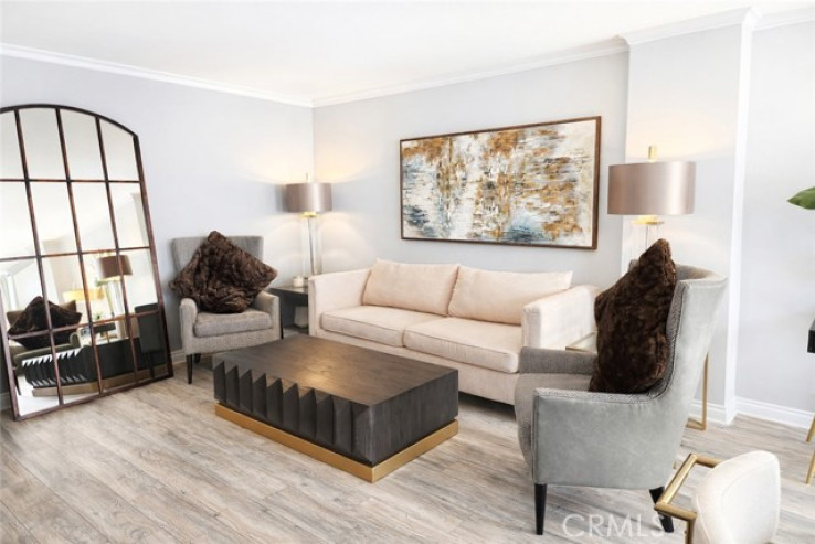 1 Bed Home for Sale in Los Angeles, California