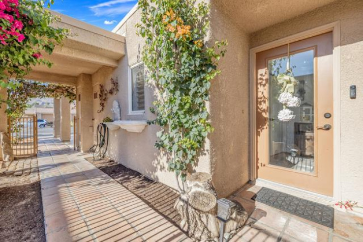 Residential Home in South Palm Desert