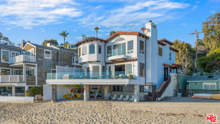 Residential Home in Malibu Beach