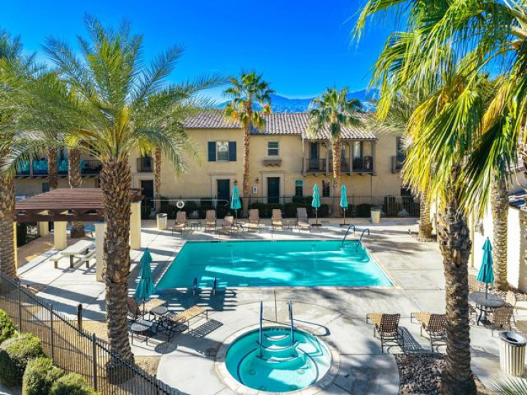 Residential Home in East Palm Desert