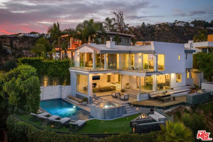 3 Bed Home for Sale in Los Angeles, California