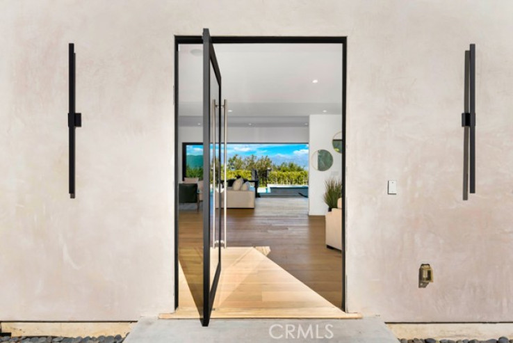 Residential Home in Encino