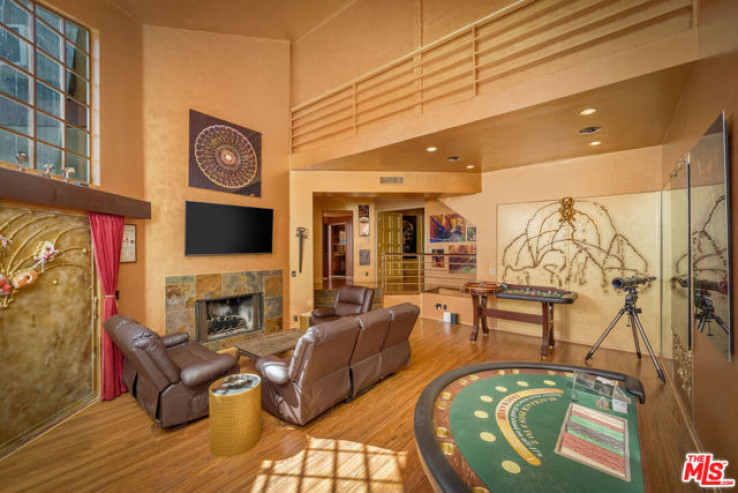 5 Bed Home for Sale in Los Angeles, California