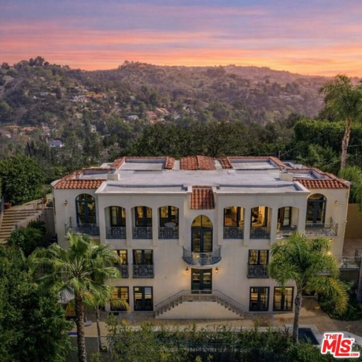 6 Bed Home for Sale in Beverly Hills, California