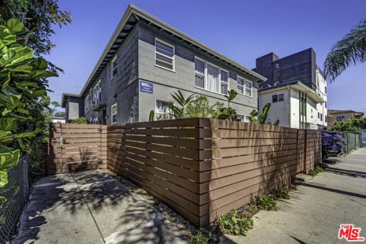 Residential Income in Hollywood
