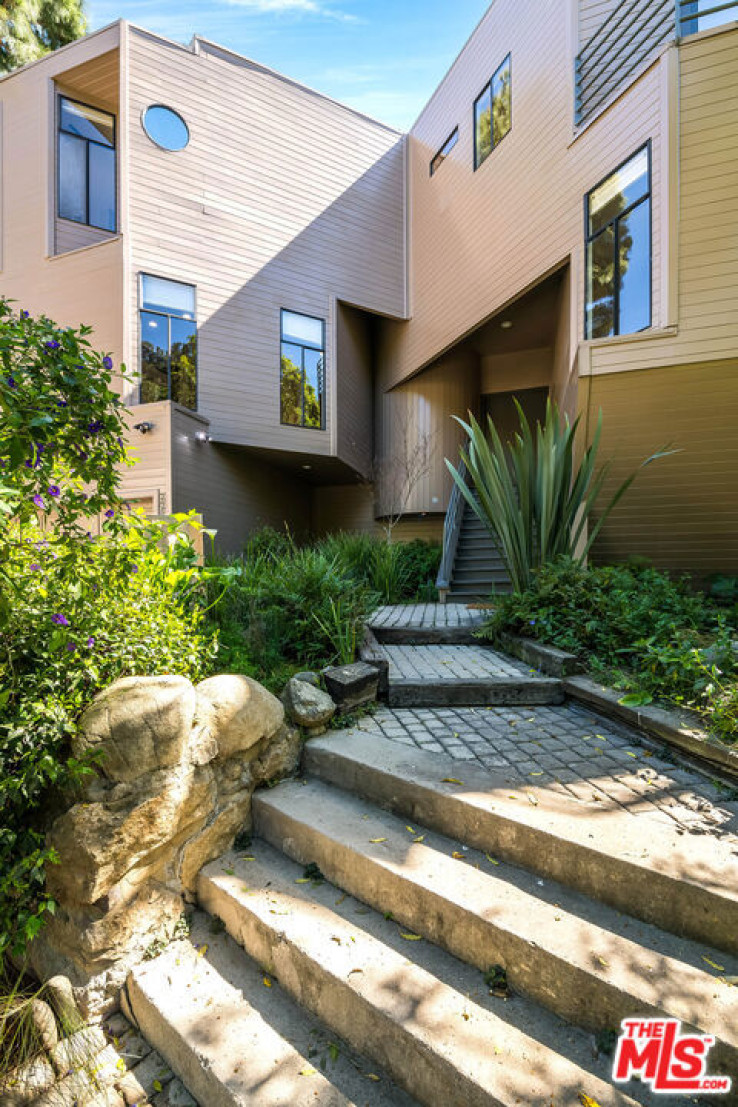 3 Bed Home for Sale in Beverly Hills, California