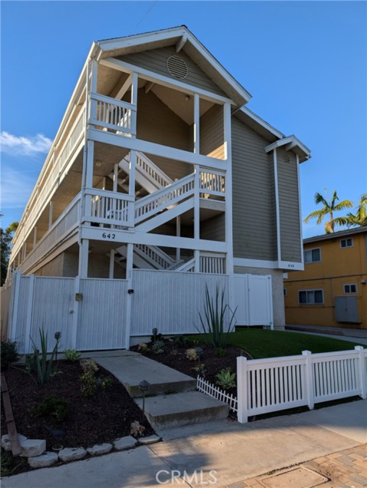  Income Home for Sale in El Segundo, California