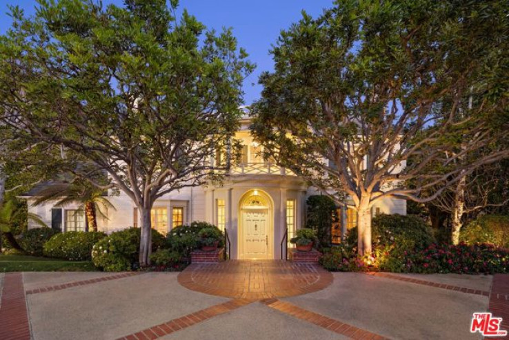 Residential Home in Brentwood