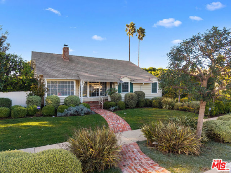 Residential Home in Pacific Palisades
