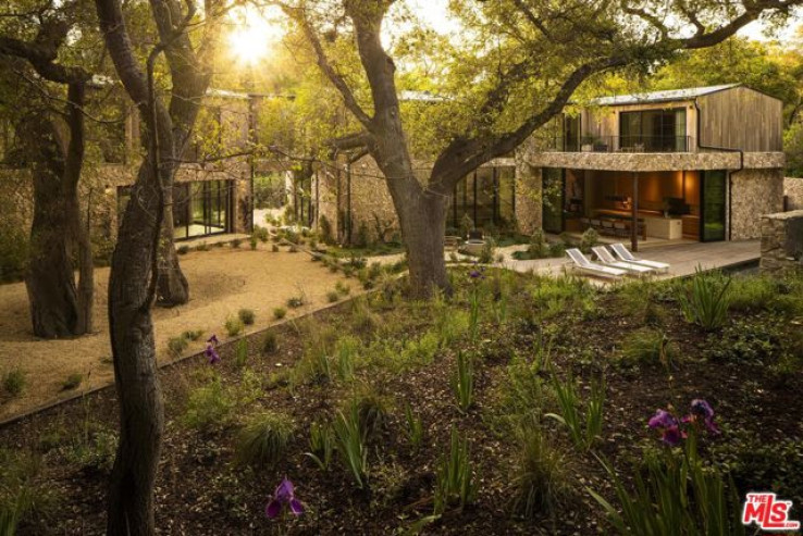 5 Bed Home for Sale in Studio City, California