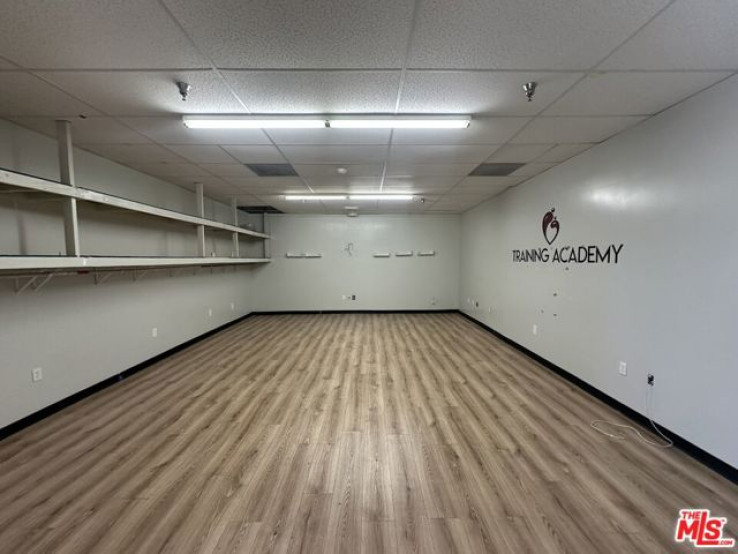 Commercial Lease in Compton N of Rosecrans, E of Central