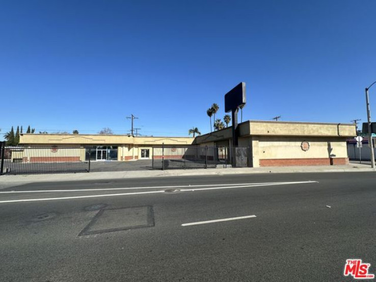 Commercial Lease in Compton N of Rosecrans, E of Central
