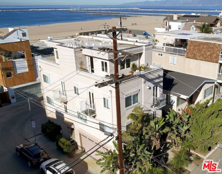  Income Home for Sale in Playa del Rey, California