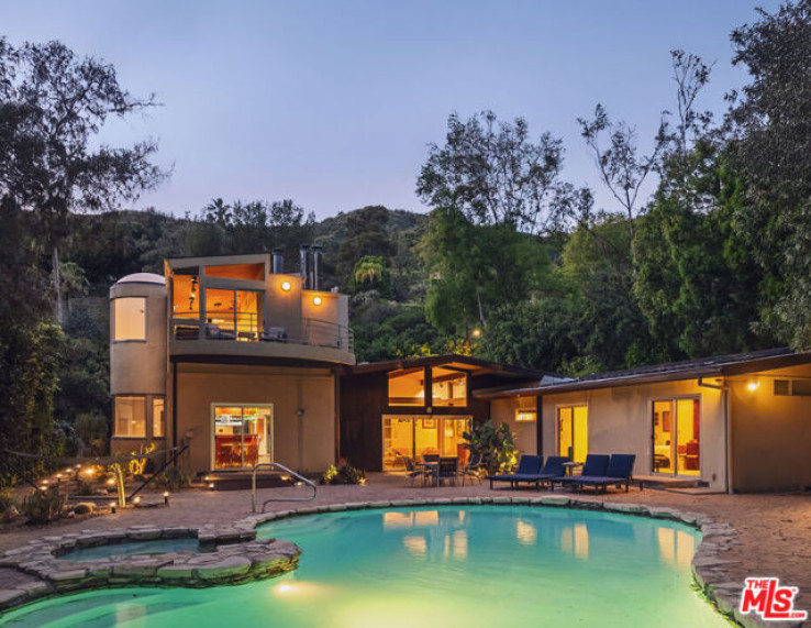 4 Bed Home for Sale in Los Angeles, California