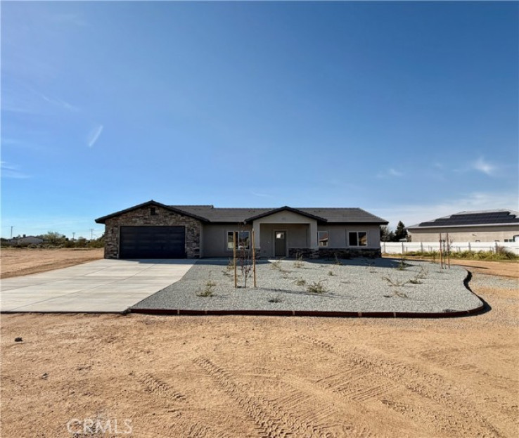 4 Bed Home for Sale in Apple Valley, California