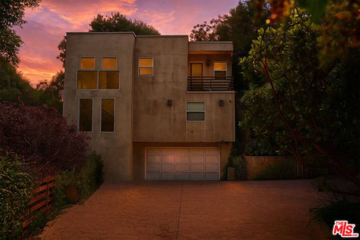 3 Bed Home for Sale in Los Angeles, California