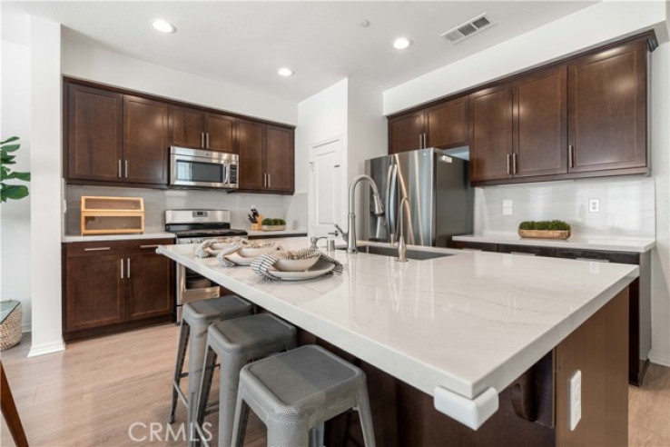 3 Bed Home for Sale in Hawthorne, California